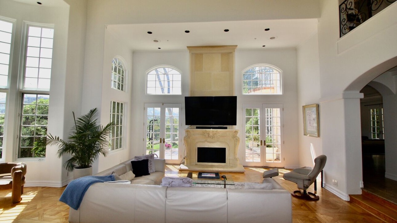 Photo of Livingroom in Hollywood Hills