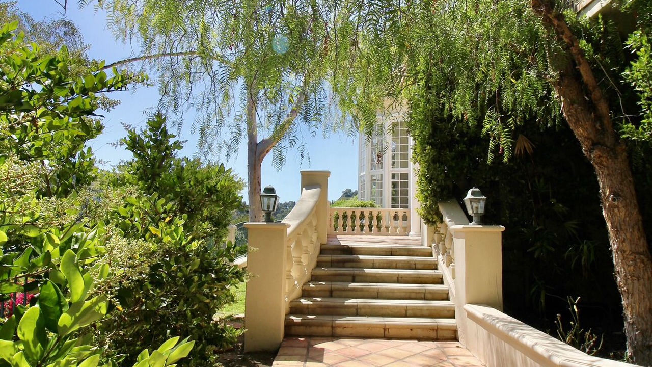 Photo of Outdoor in Hollywood Hills