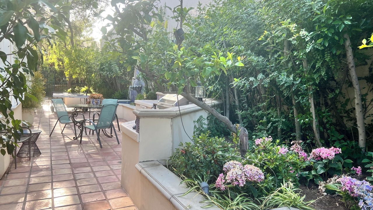 Photo of Outdoor in Hollywood Hills