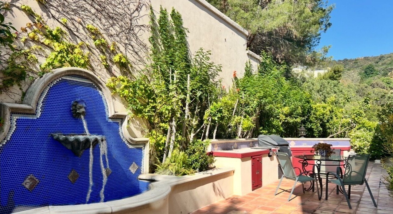 Photo of Outdoor in Hollywood Hills