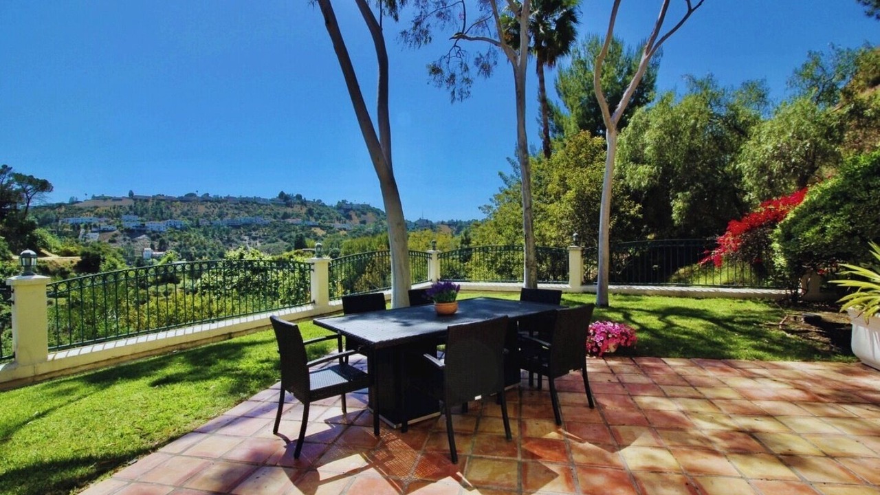 Photo of Outdoor in Hollywood Hills