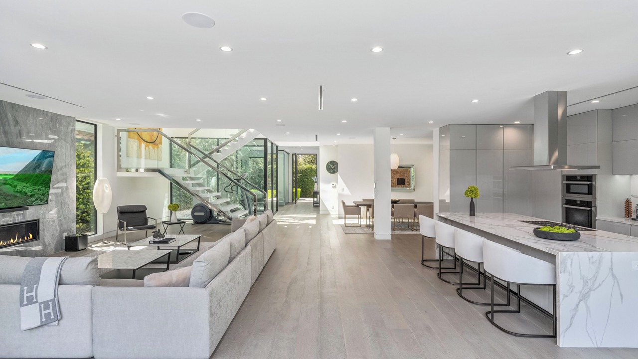 Photo of Bedroom in Beverly Grove