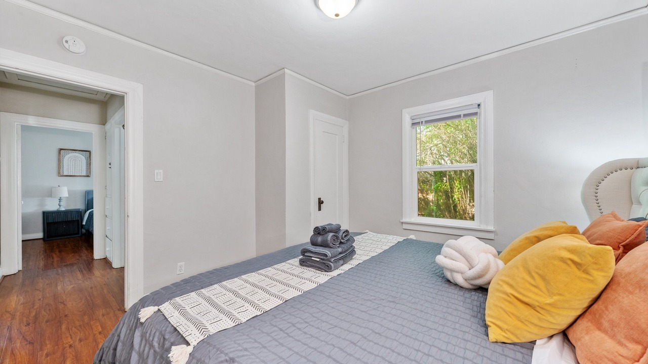 Photo of Bedroom in Mid Central
