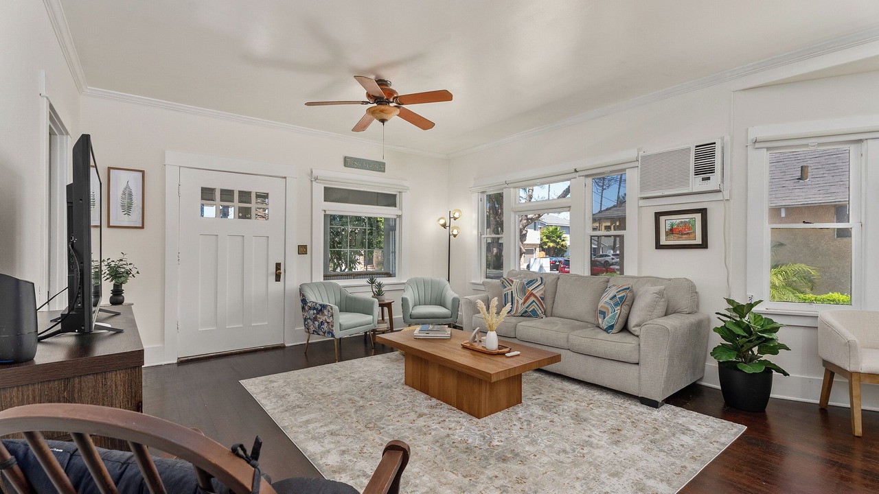 Photo of Bedroom in Alamitos Beach