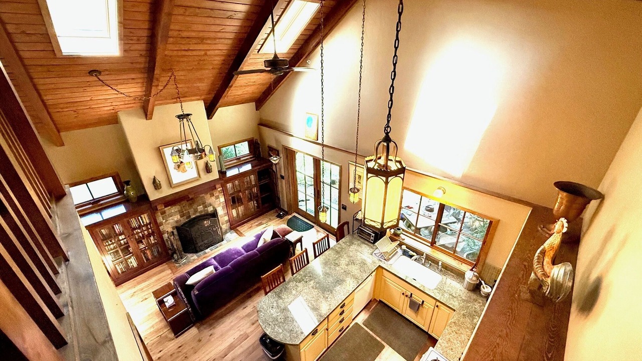 Photo of Livingroom in Forestville