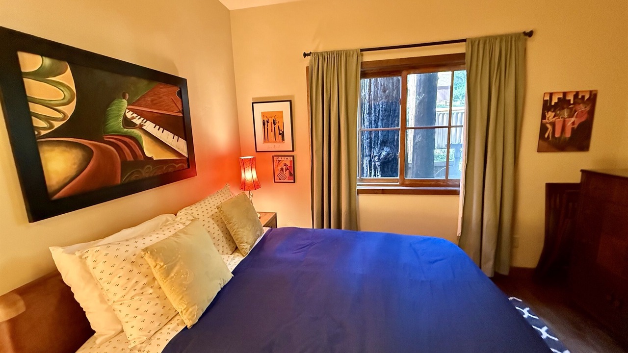 Photo of Bedroom in Forestville