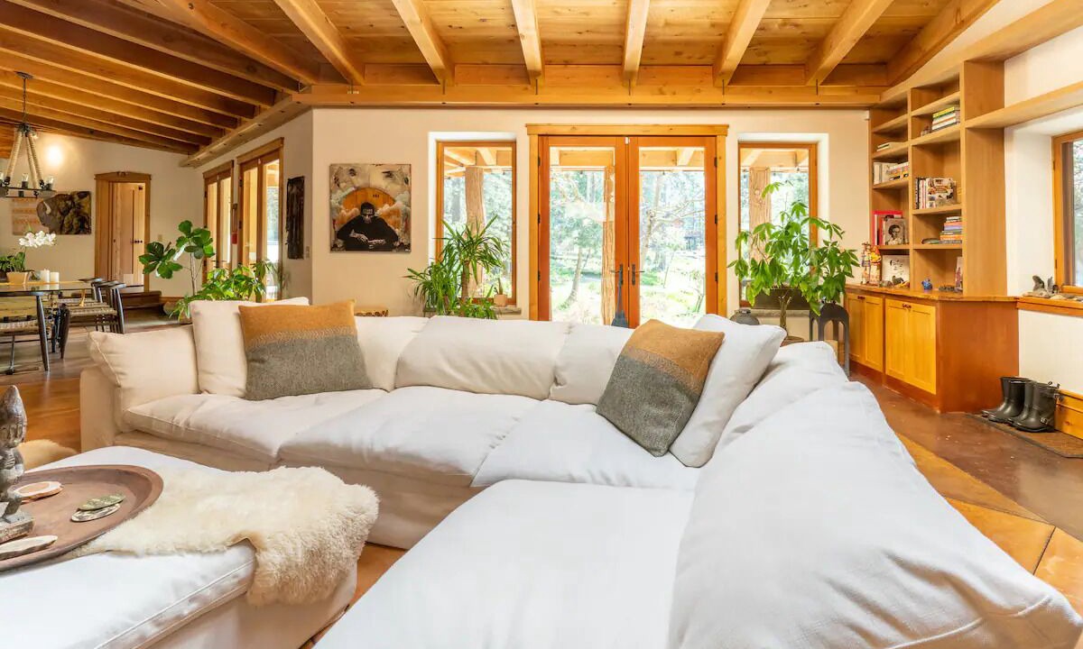 Photo of Livingroom in Nevada City