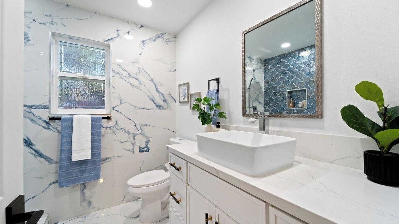 Photo of Bathroom in Vista