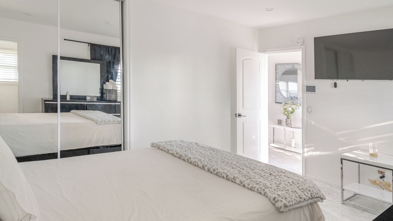 Photo of Bedroom in Inglewood