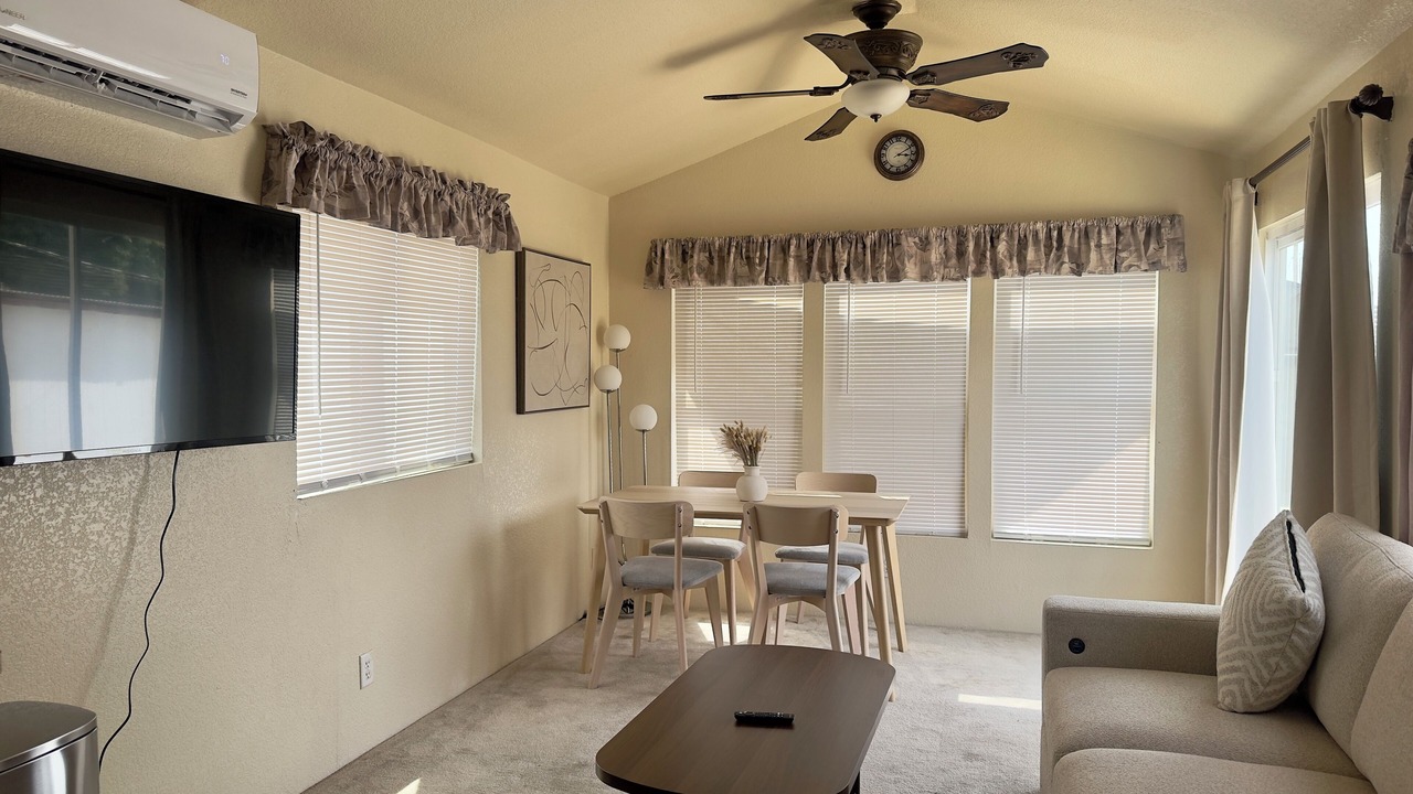 Photo of Livingroom in Hanford