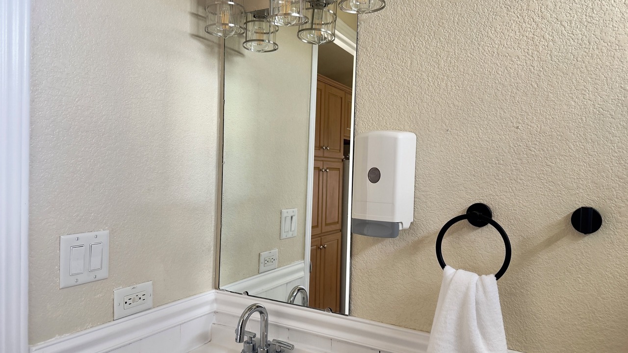 Photo of Bathroom in Hanford