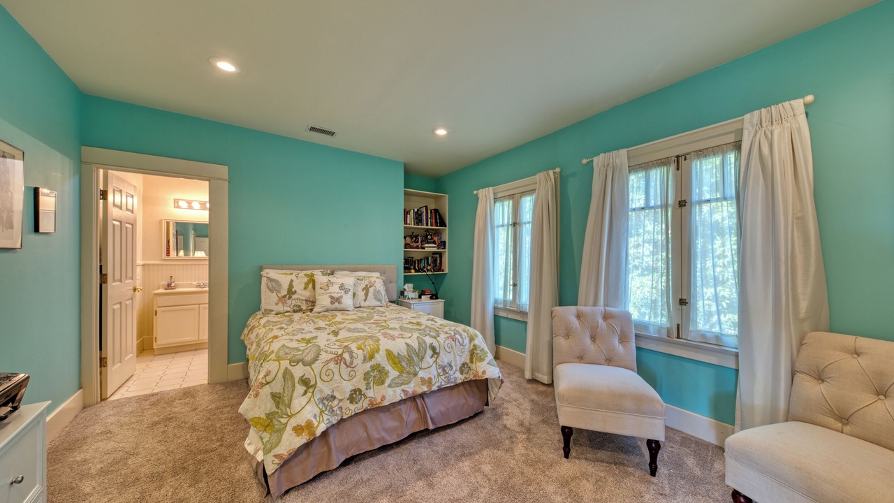 Photo of Bedroom in Mid City