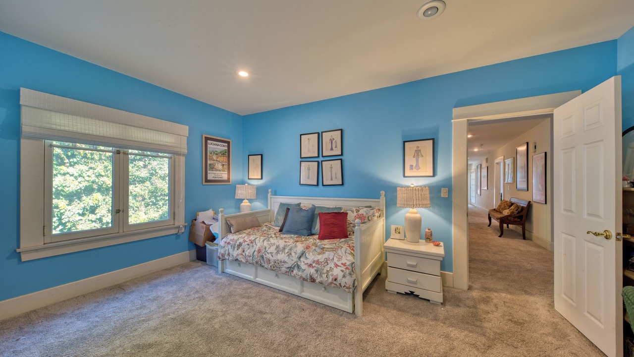 Photo of Bedroom in Mid City