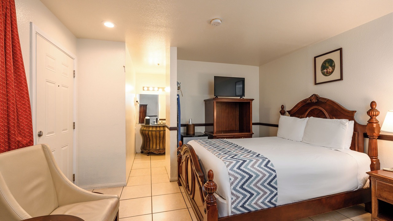 Photo of Bedroom in Avalon