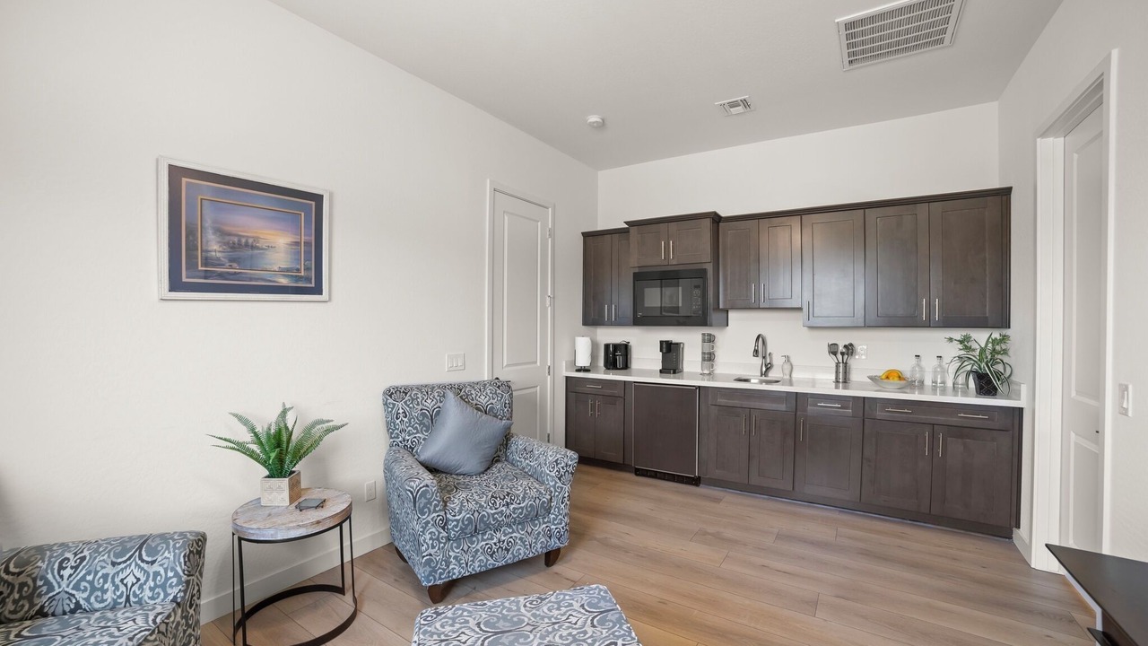 Photo of Livingroom in South Mountain