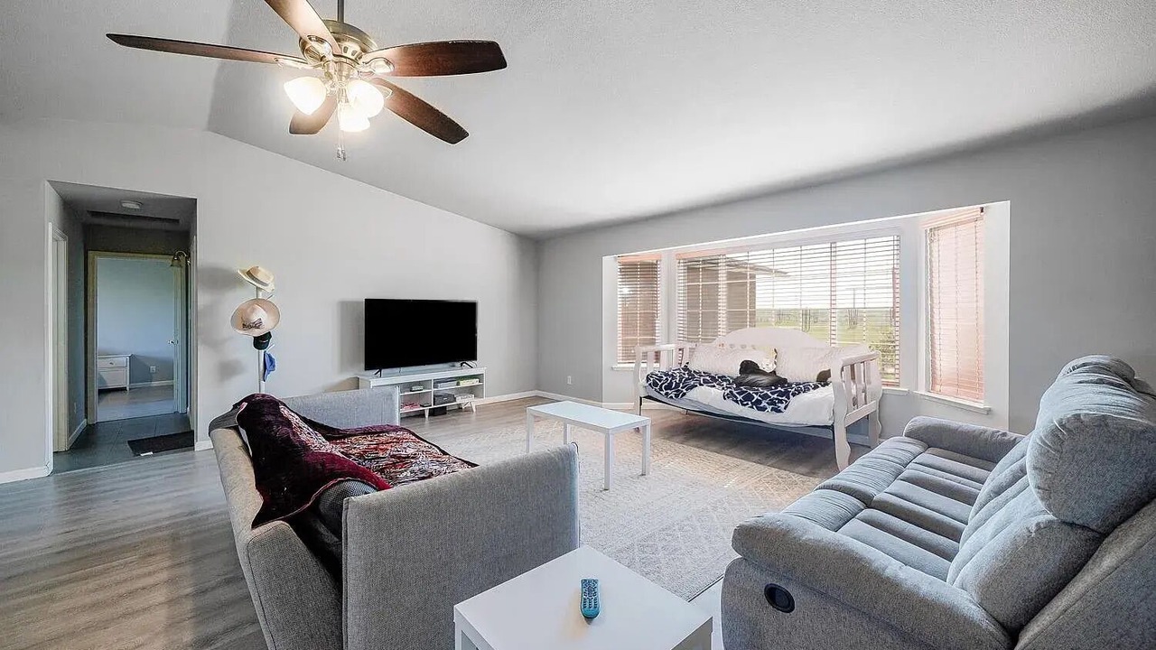 Photo of Livingroom in Madera County