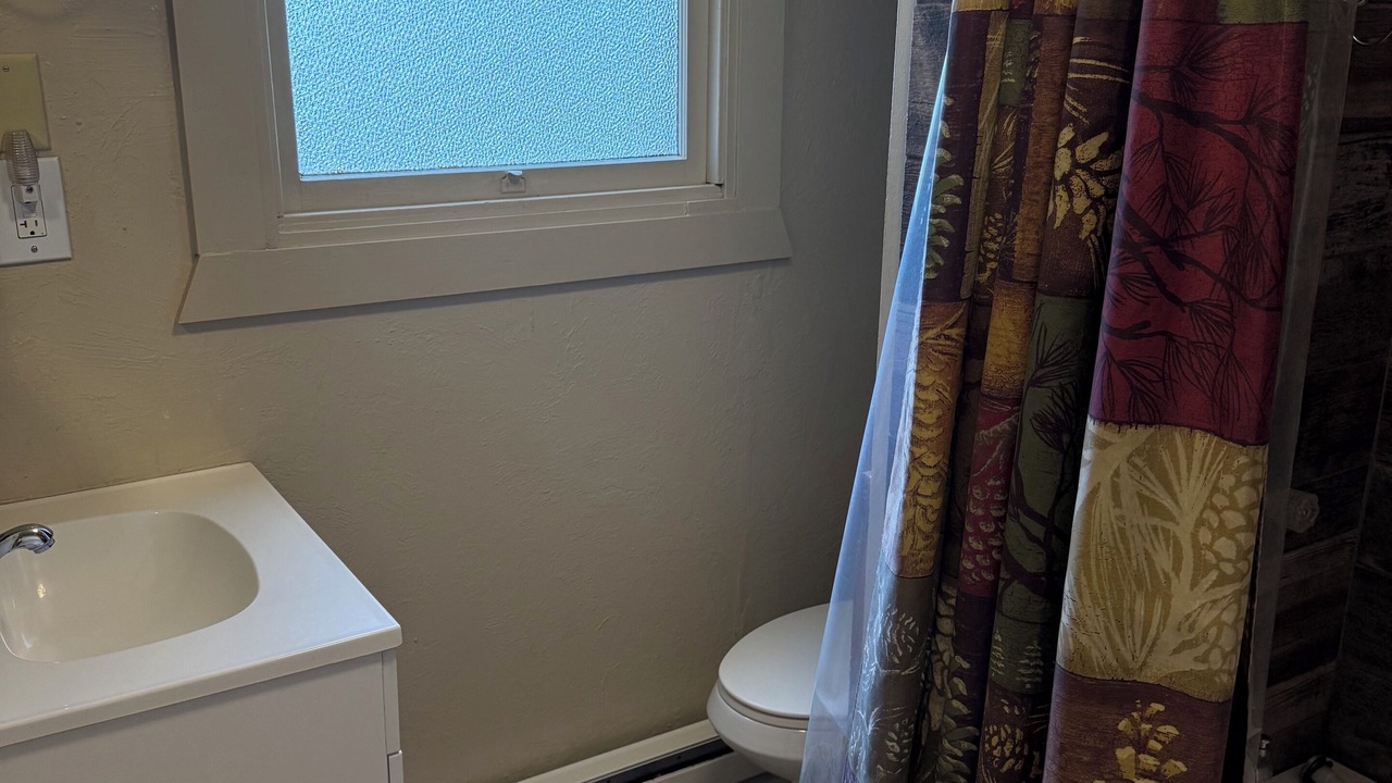 Photo of Bathroom in Calpine