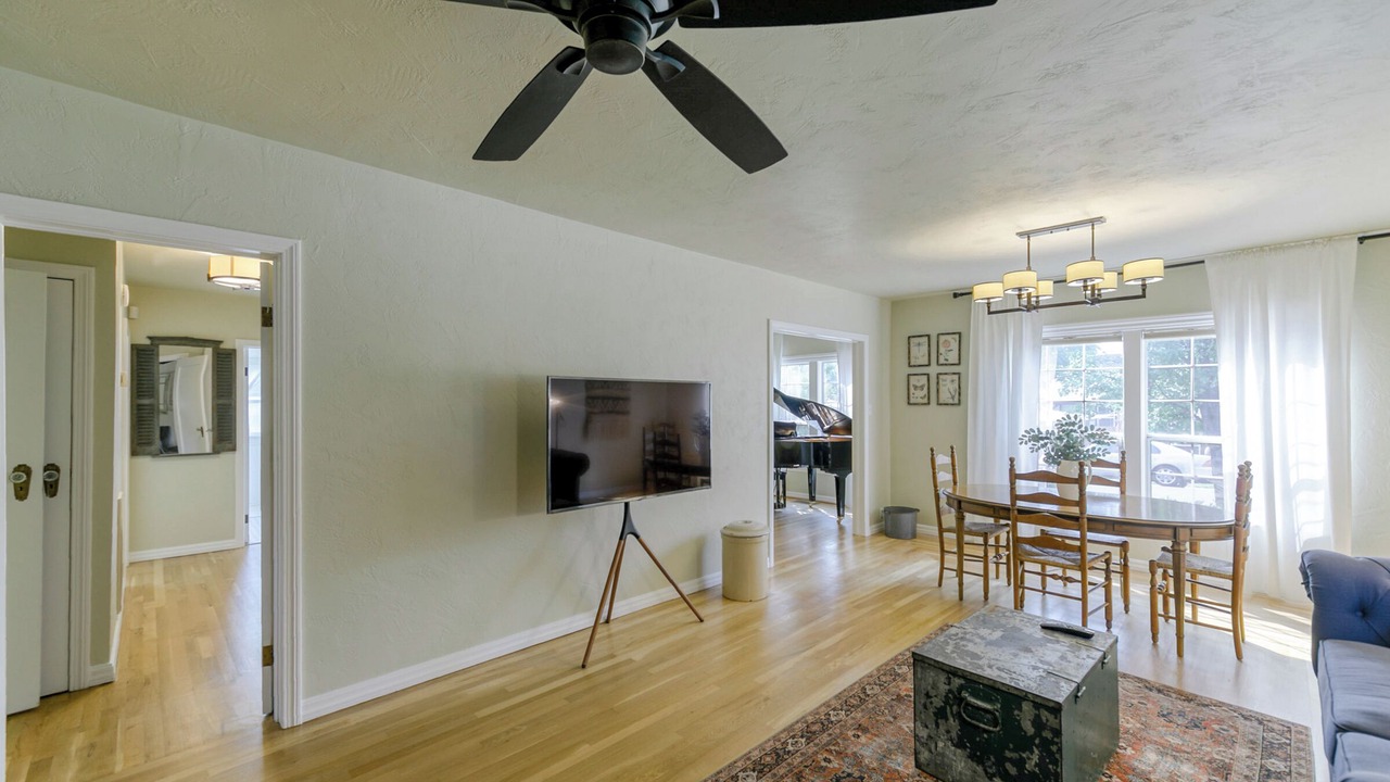 Photo of Livingroom in Redding