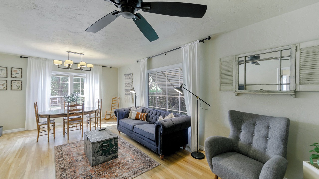 Photo of Livingroom in Redding