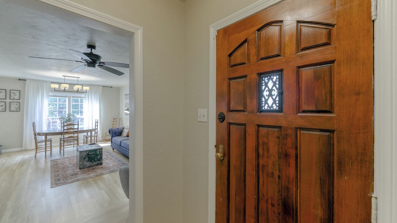 Photo of Livingroom in Redding