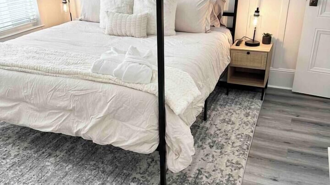 Photo of Bedroom in Downtown Sacramento