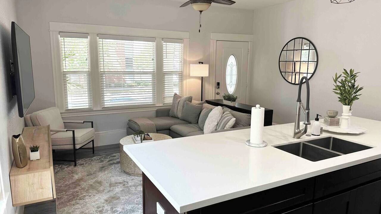 Photo of Livingroom in Downtown Sacramento