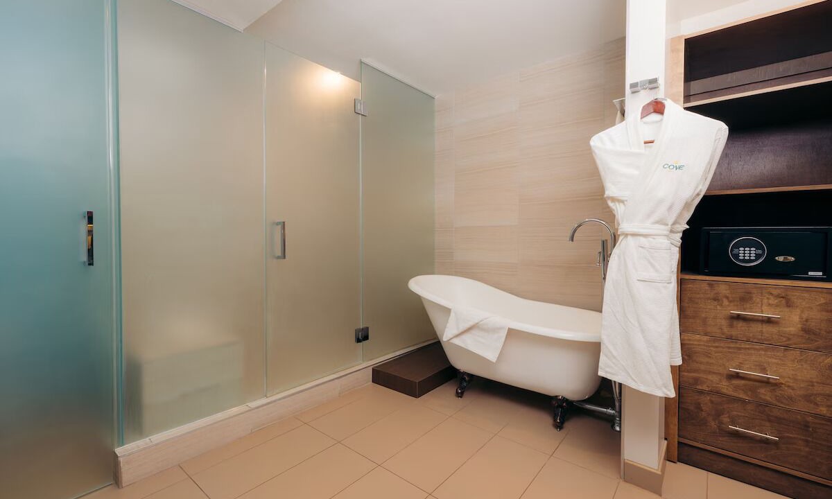 Photo of Bathroom in Harbor