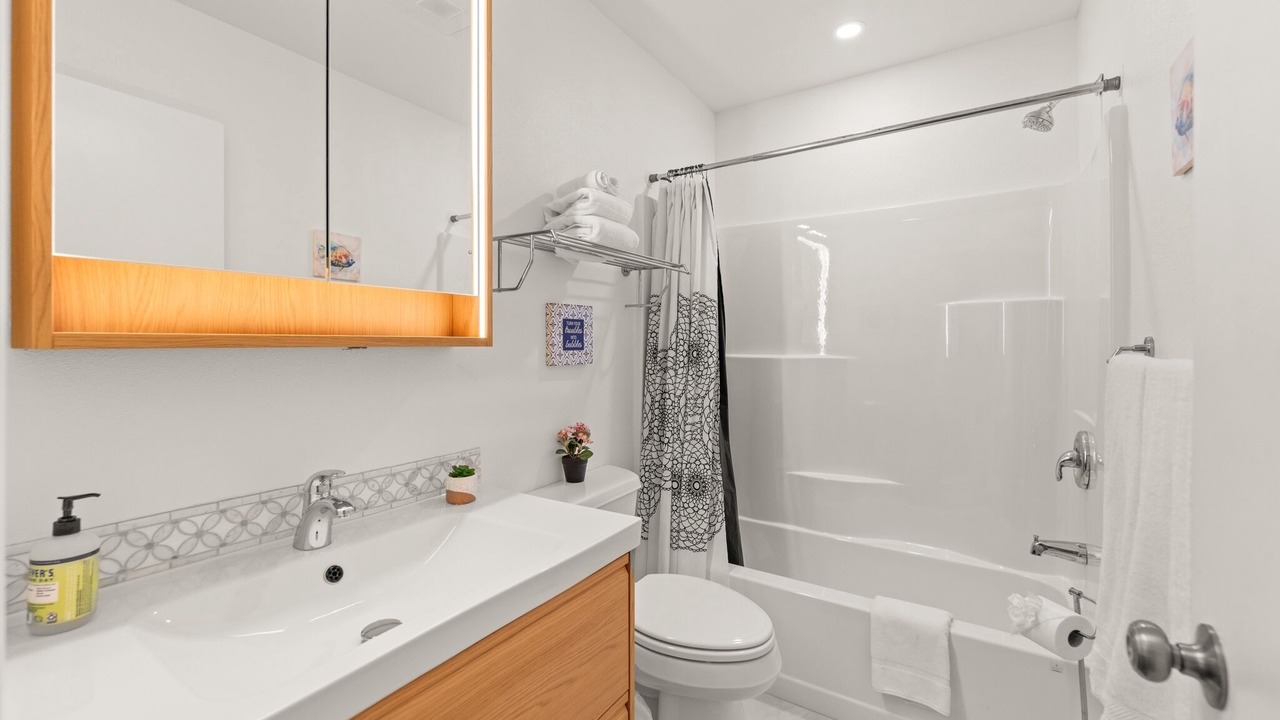 Photo of Bathroom in Ventura