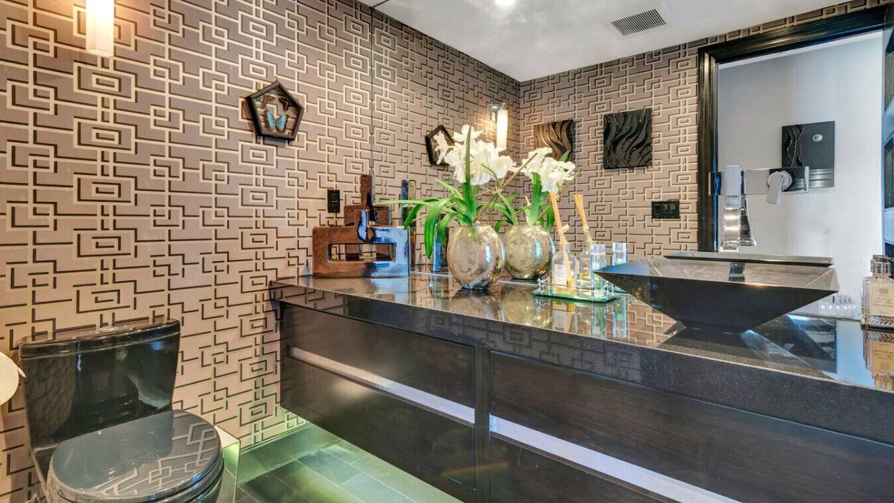 Photo of Bathroom in Oak Shores