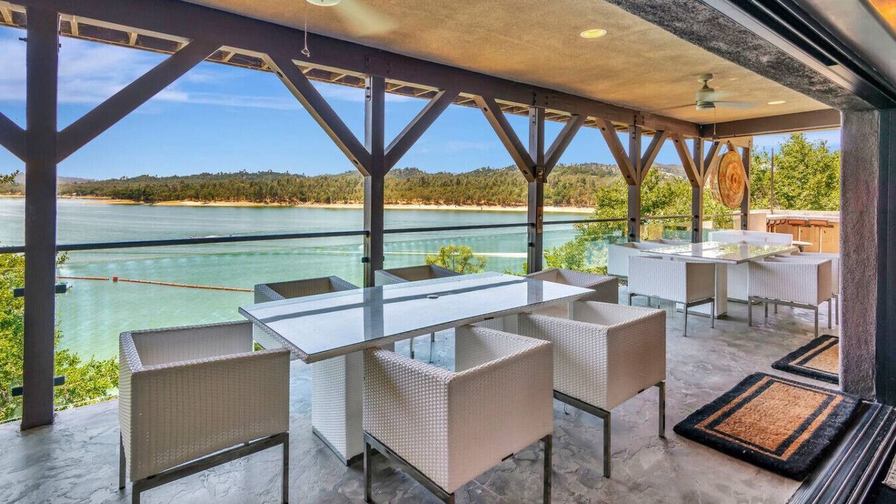 Photo of Outdoor in Oak Shores