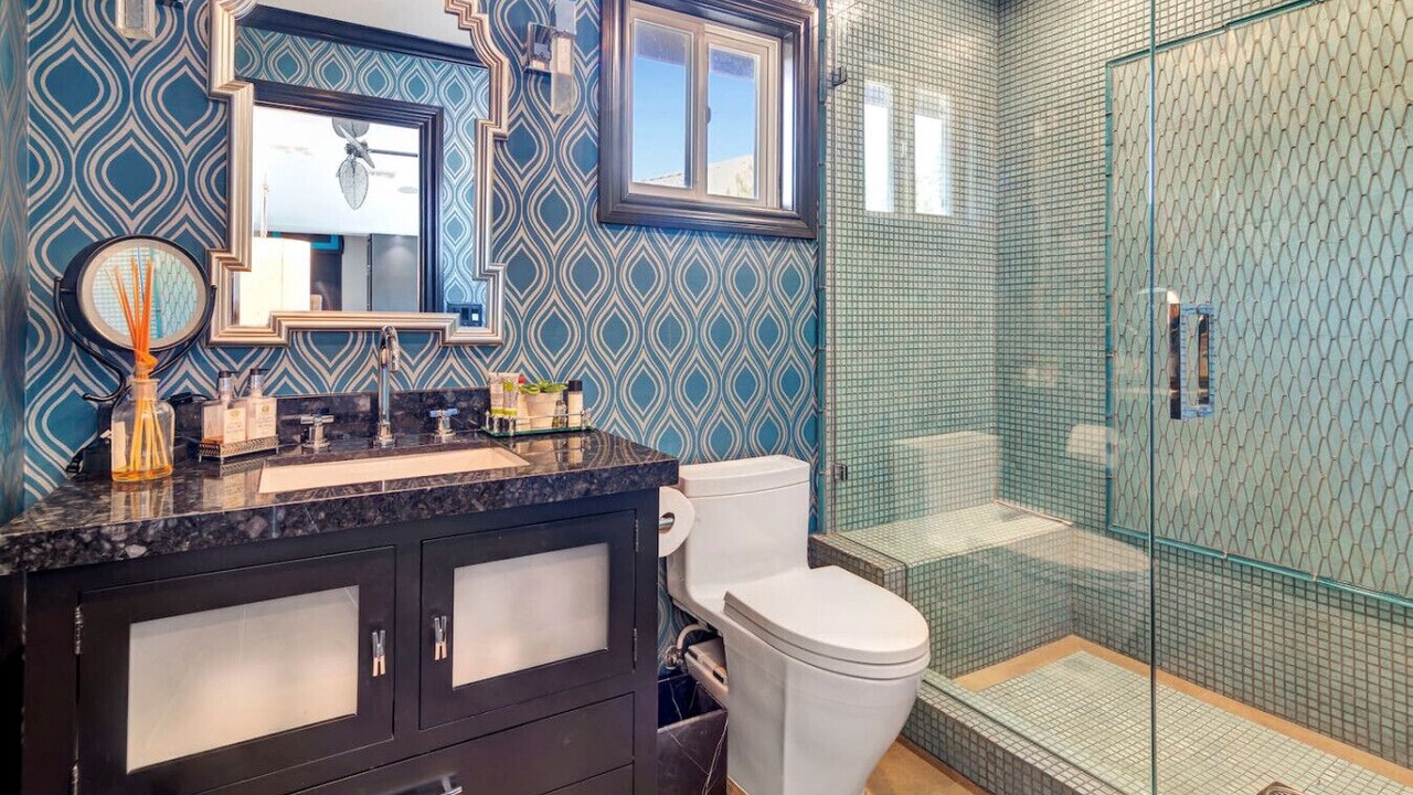 Photo of Bathroom in Oak Shores