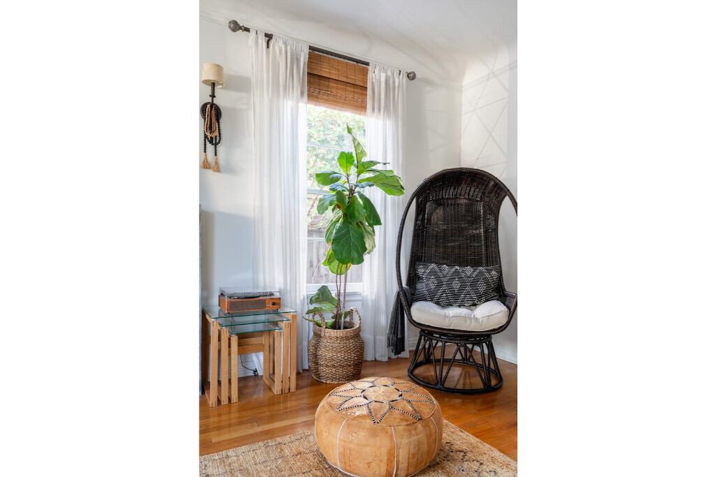 Photo of Livingroom in Mid City