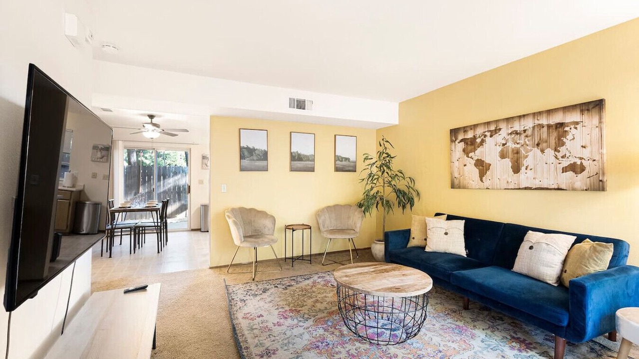 Photo of Livingroom in Chico