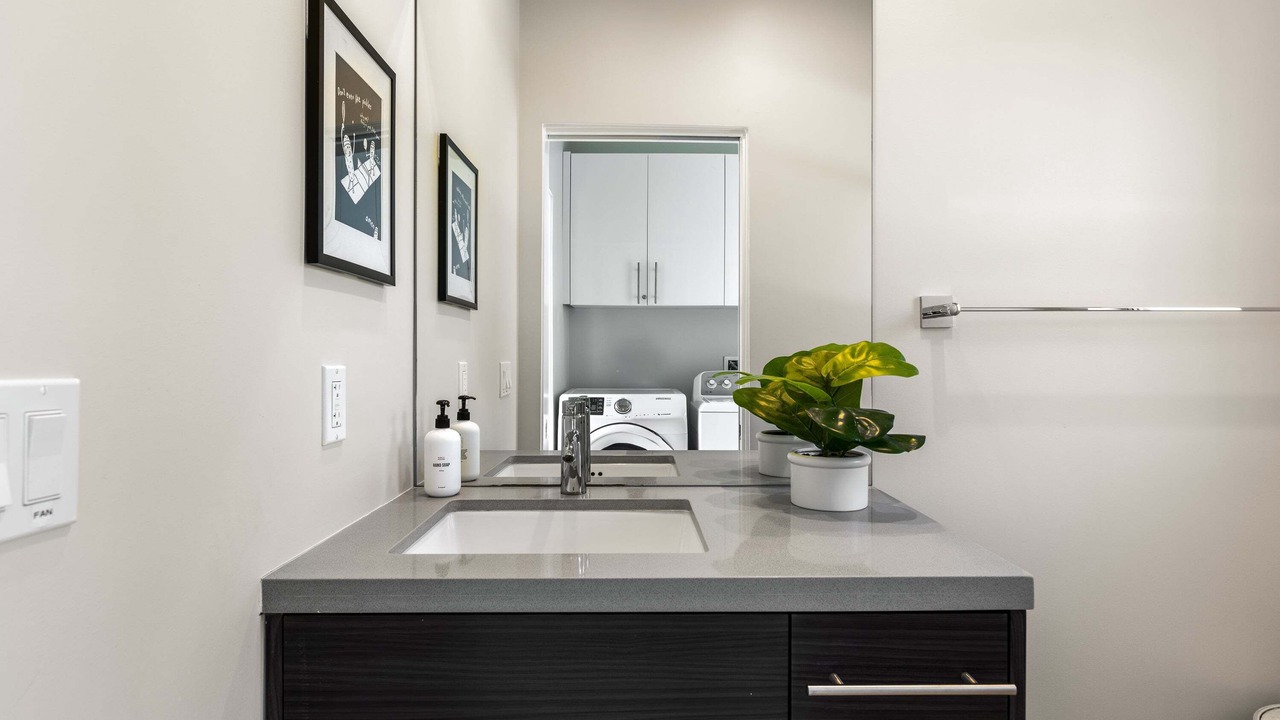 Photo of Bathroom in Racquet Club West