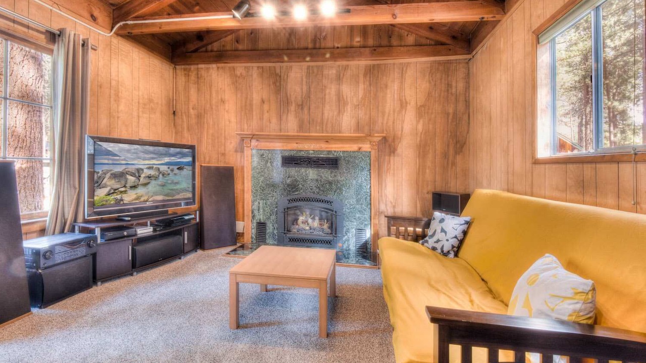 Photo of Livingroom in Tahoe Island