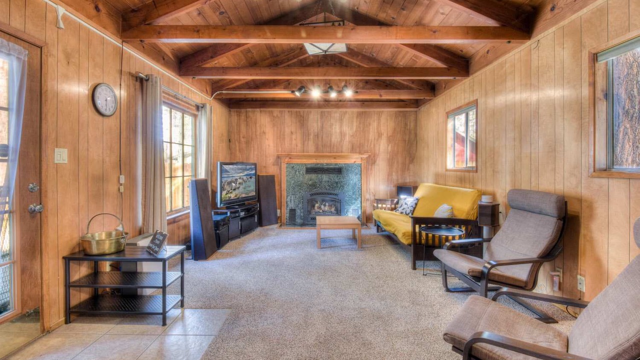 Photo of Bedroom in Tahoe Island