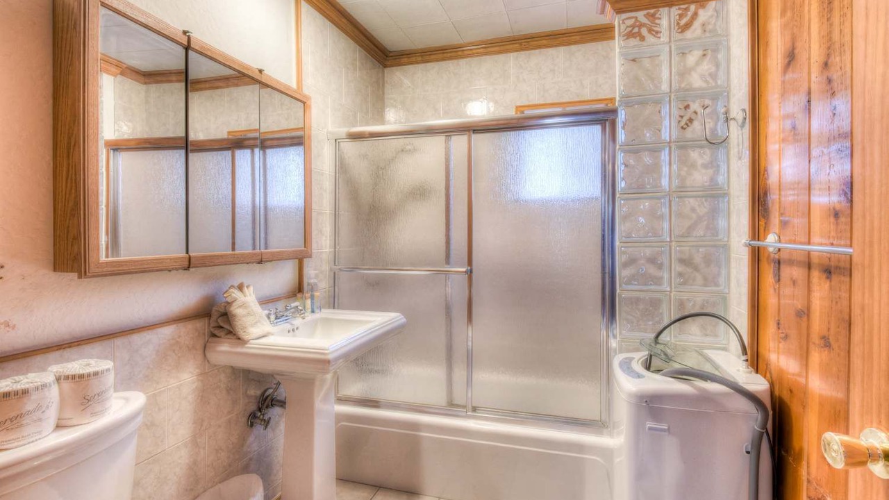 Photo of Bathroom in Tahoe Island