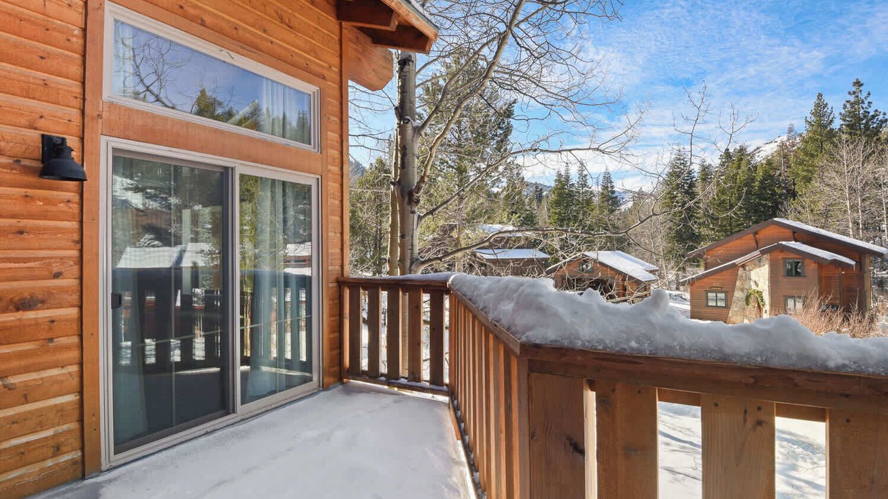 Photo of Patio Balcony in Alpine Meadows