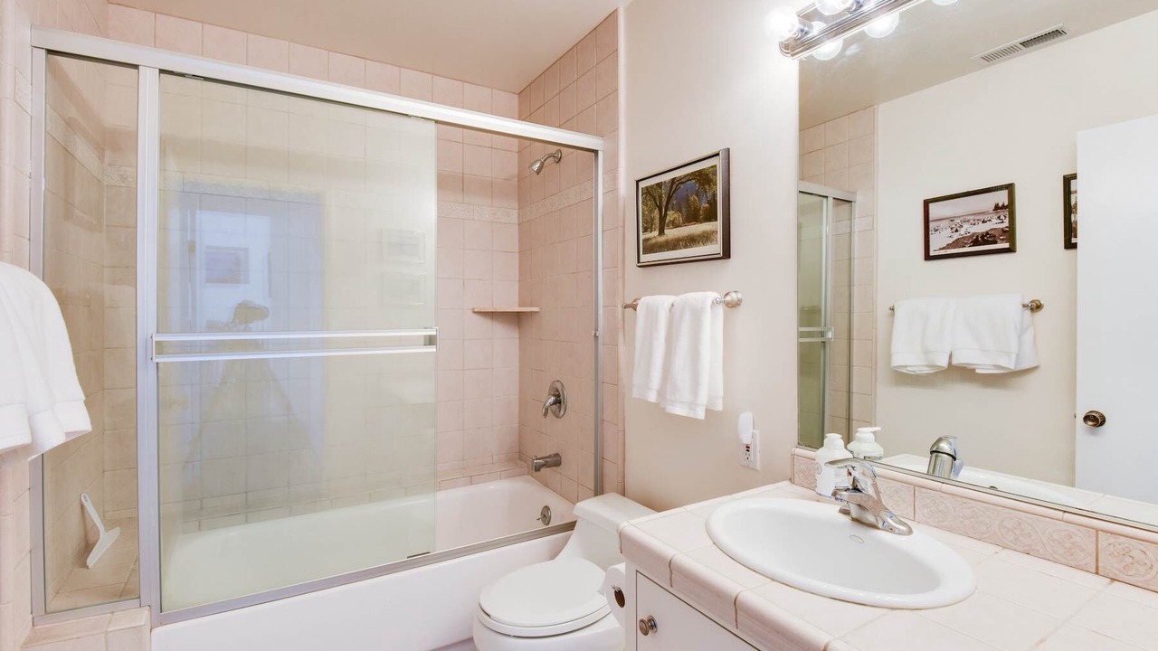 Photo of Bathroom in Tahoma