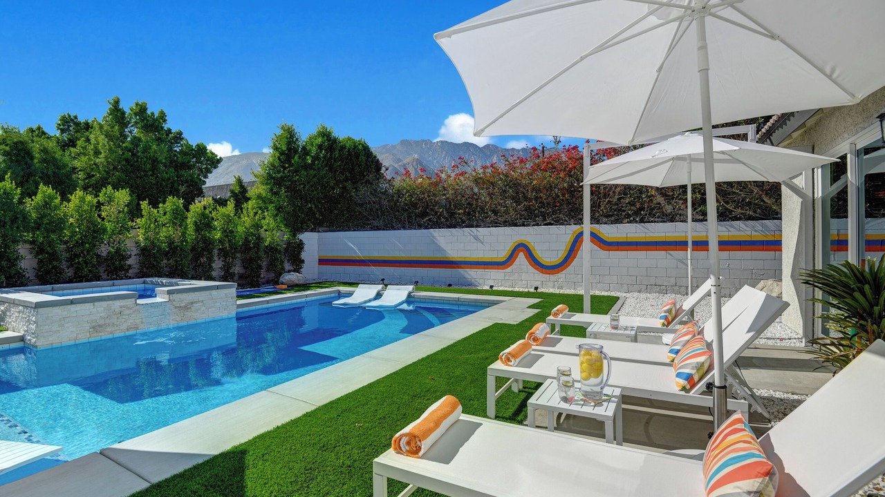 Photo of Outdoor in Racquet Club West