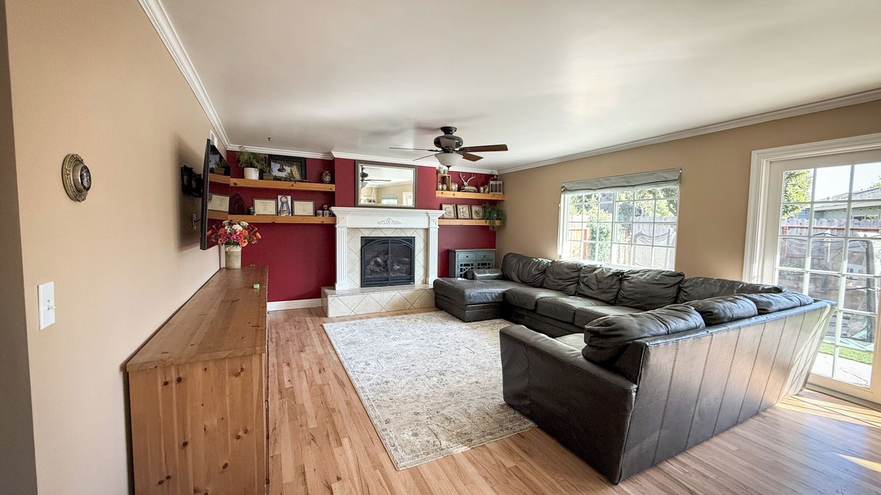 Photo of Livingroom in Salinas