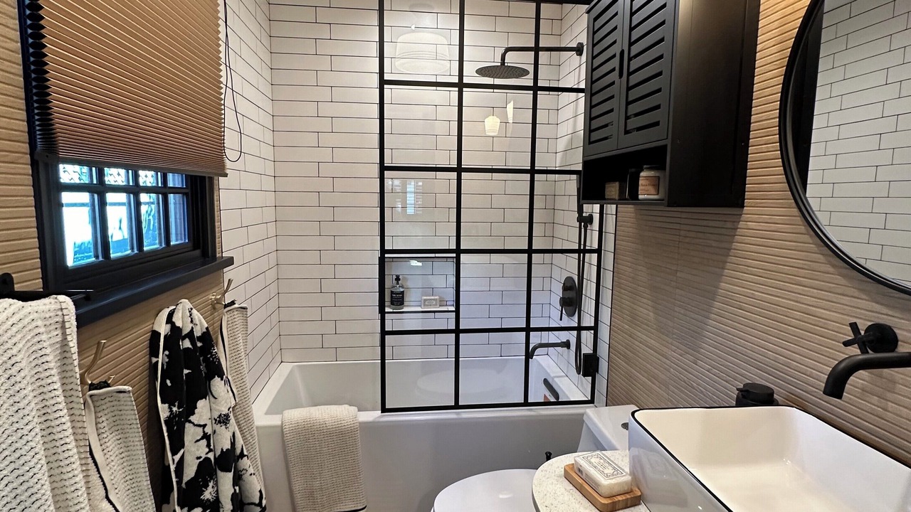 Photo of Bathroom in Van Nuys