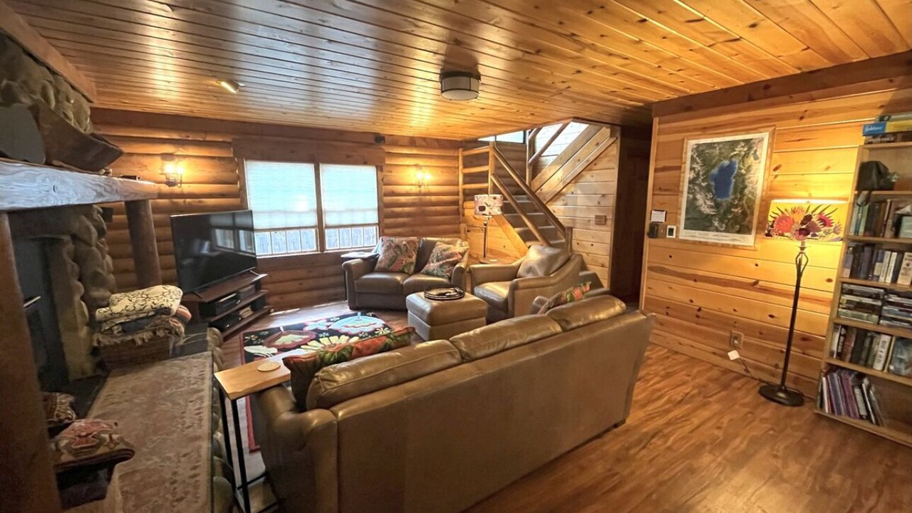 Photo of Livingroom in Tahoe Pines
