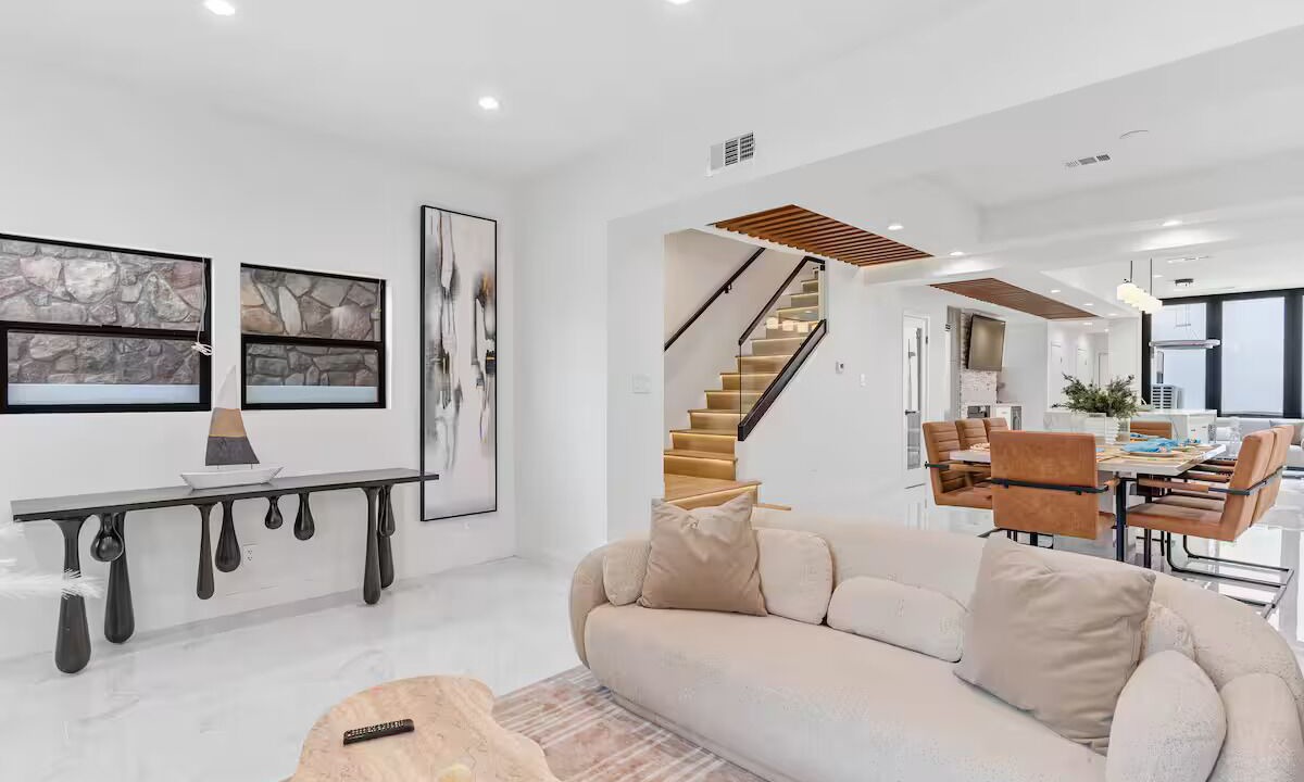 Photo of Livingroom in Huntington Beach