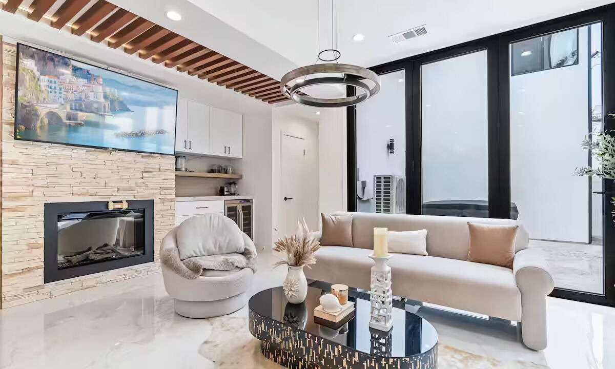 Photo of Livingroom in Huntington Beach