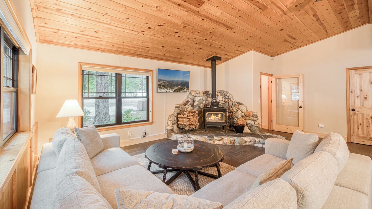 Photo of Livingroom in Truckee