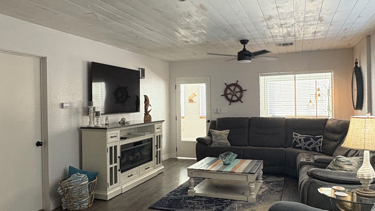Photo of Livingroom in Smith River