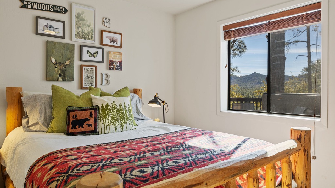 Photo of Bedroom in Highland Pines