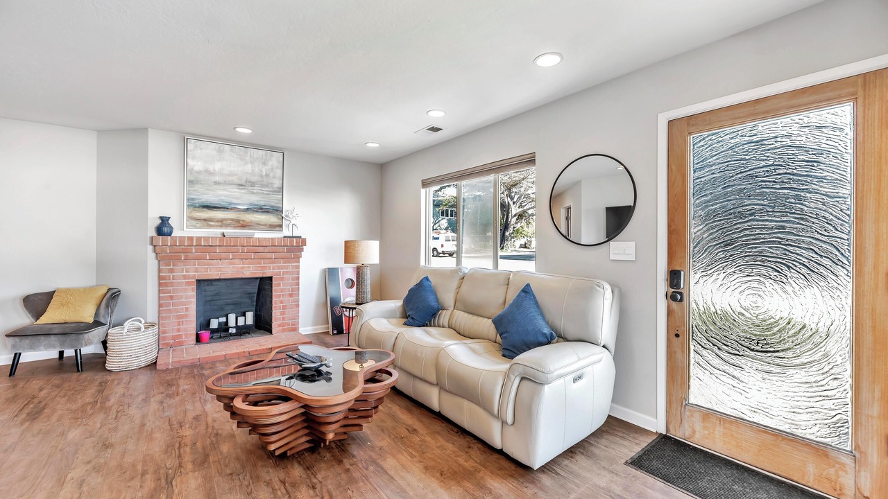 Photo of Livingroom in El Granada