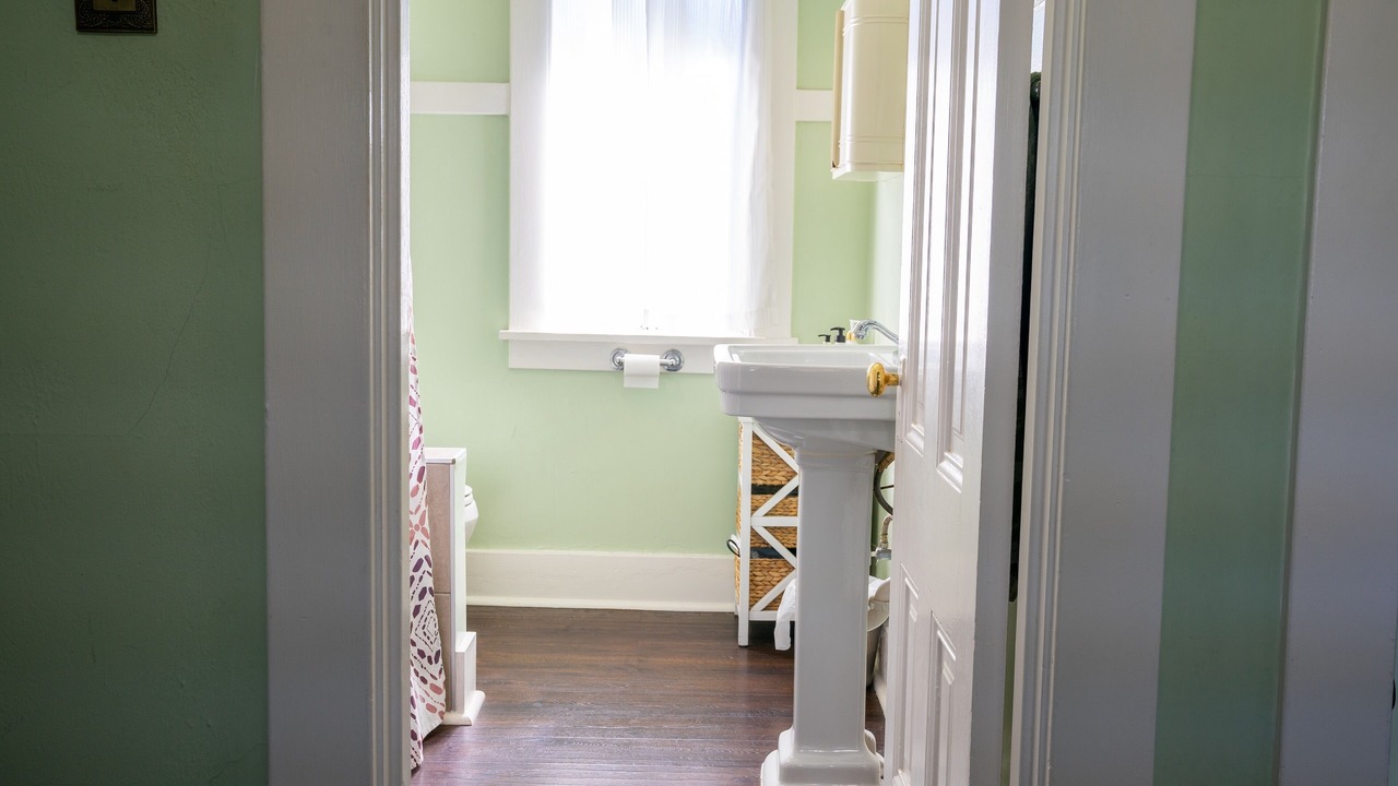 Photo of Bathroom in West Alameda